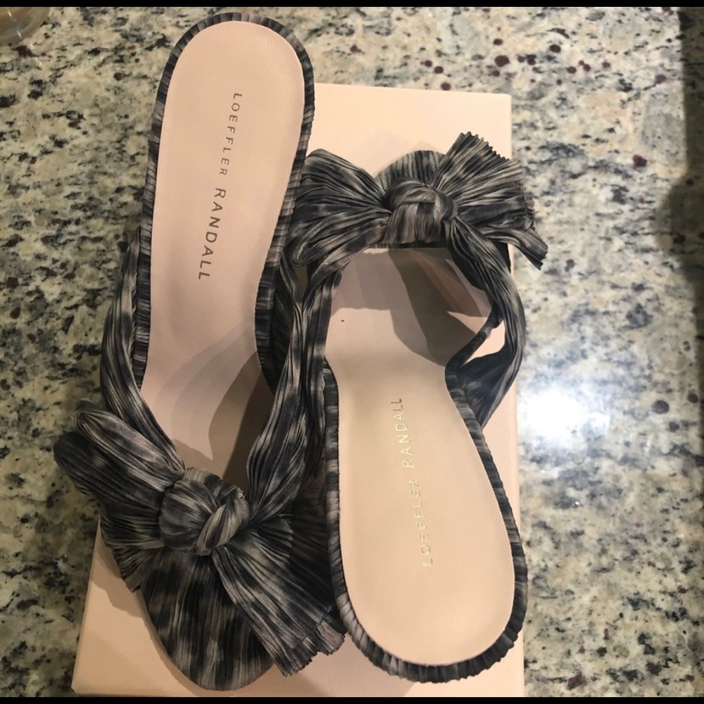 NWT loeffler Randal dark leopard penny knot heel - Picture 7 of 7